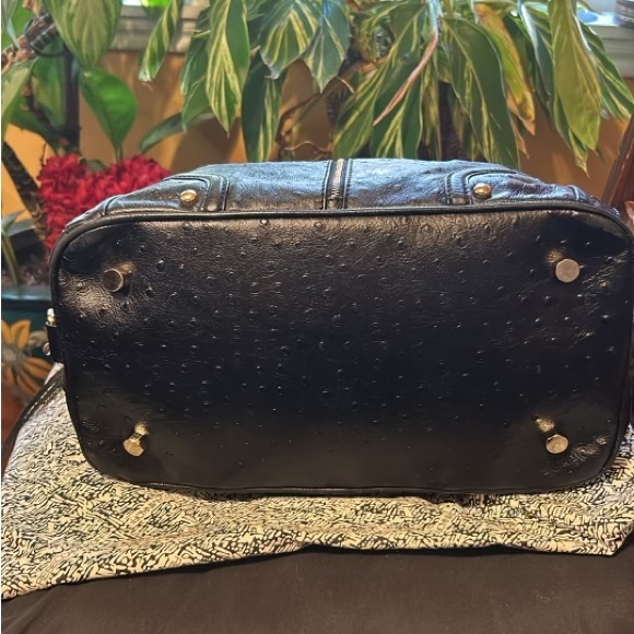 Rebecca Minkoff EUC black leather Ostrich embossed handbag with dust bag. - Picture 6 of 12